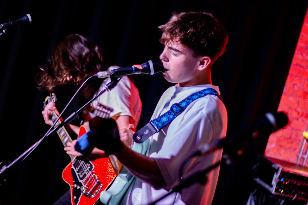 Hub Festival Sunday - <a href="/Mawpitband/">Mawpit</a>, Peach, <a href="/BewlayMr/">Mr Bewlay</a> &amp; Matchday (fka @lewyscerdd)
📸 <a href="/edtownendcdf/">Ed Townend</a> / <a href="/ELTMusicUK/">ELT Music</a>