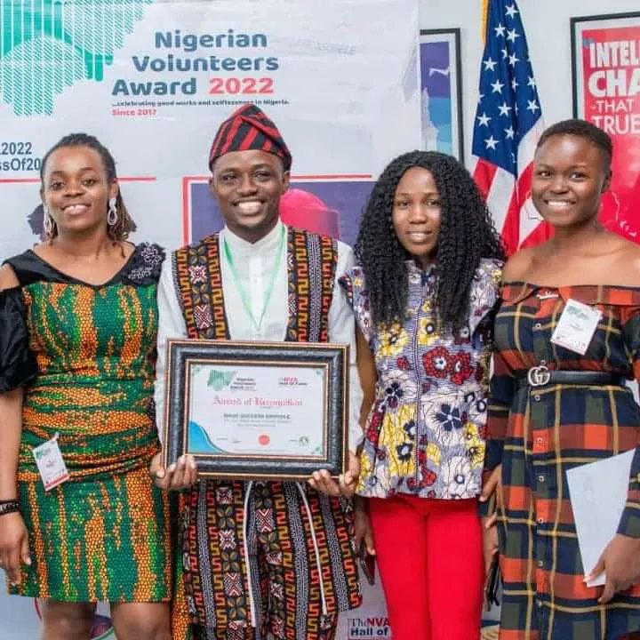 dreamsfromslum's tweet photo. Congratulations to our founder @isaacsuccess for bagging the Nigerian Volunteers Award - Hall of Fame 2022.
We received the Hall of Fame Award for selfless service towards humanity
#dreamsfromtheslum #award #theofficialnva #volunteers #selfless #humanity#ajegunle #lagos https://t.co/ngMOdsBYHp