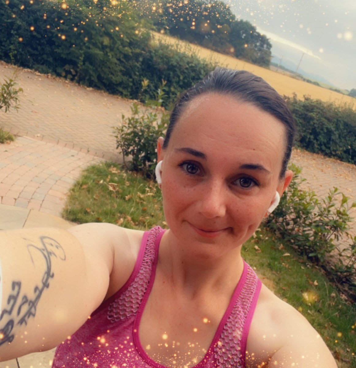 citysigns's tweet photo. Good evening #Worcestershirehour, how has your Bank Holiday Monday been?
Mrs City Signs has been training hard for the Worcester 10K run, fundraising for @GKCCT and doing amazing! Find out more here> https://t.co/hrs6zGB28x
#worcesterrun #charityrun #gkcct #familybusiness https://t.co/mckax5IihZ