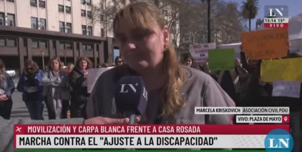 Mientras la Vice llama a la guerra ciudadana por no poder defenderse en tribunales, el superministro <a href="/SergioMassa/">Sergio Massa</a> desde la Superintendencia de Seguros de Salud manda un recorte a los discapacitados. Otro tema que expone la doble moral K. Hablan con "e", y ahi termina la inclusion