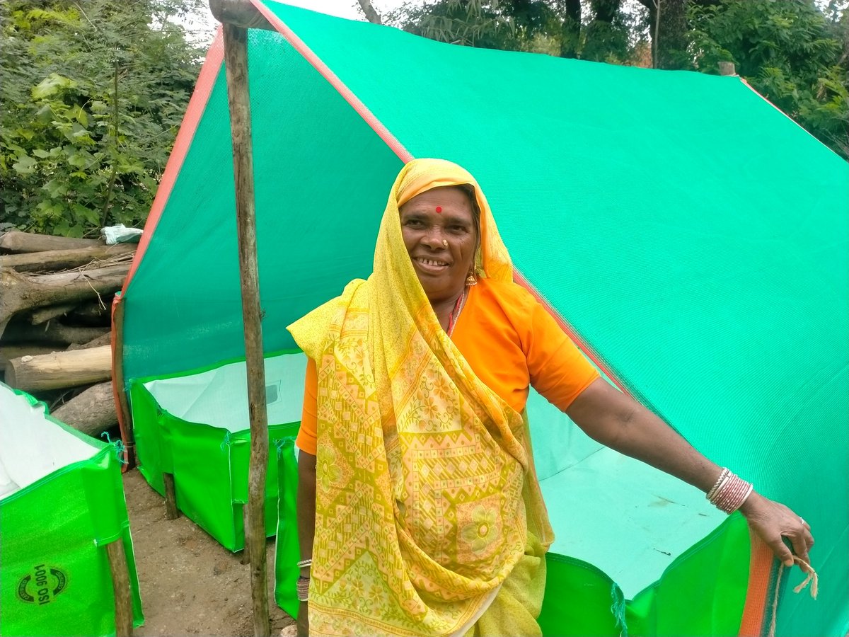 NandlaRajpoot's tweet photo. प्रत्येक गढ़ाई के उपरांत प्राकृतिक खाद का प्रयोग करें। पौधे को हरा एवं जमीन में नमी बनाएं।
(बसंत महिला फार्मर प्रोड्यूसर कंपनी लिमिटेड बुंदेलखंड) https://t.co/eFG5OMXfFY