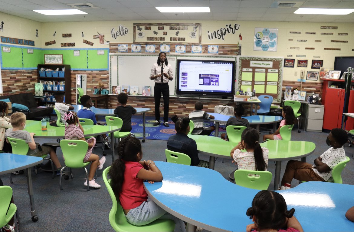 Dbennett2D's tweet photo. "If you have to put someone on a pedestal, put teachers. They are society's heroes." Wishing all teachers a great 2022-2023 school year. https://t.co/960doUGdkQ