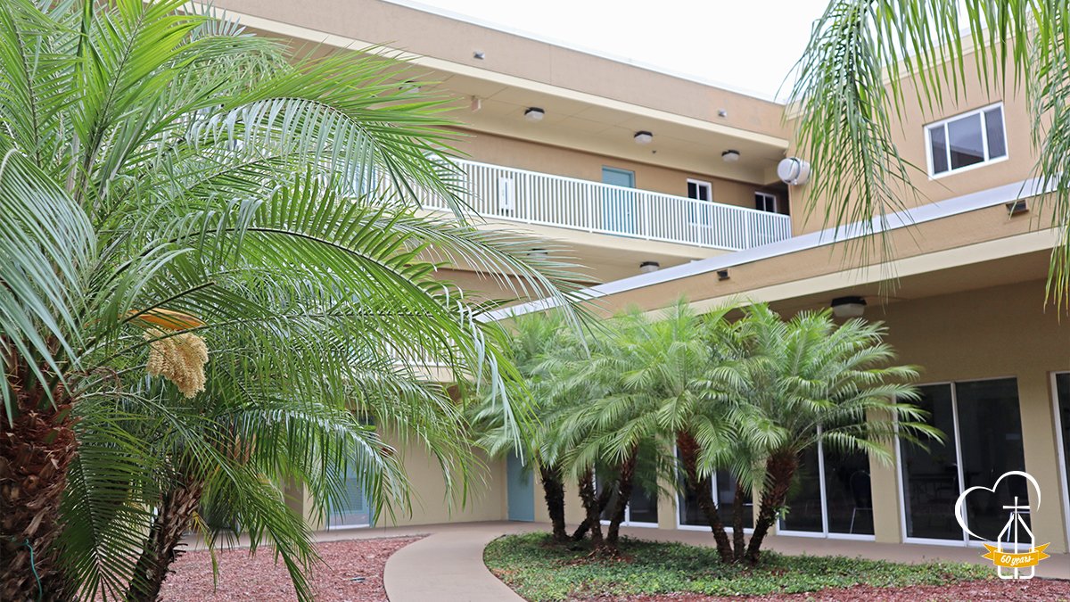 CCCFlorida's tweet photo. It is next to St. Joseph Catholic Church and Waterford Lakes, and it has a caring and dedicated staff—including a service coordinator, who plans activities for the residents. https://t.co/5iGK9bMbFl