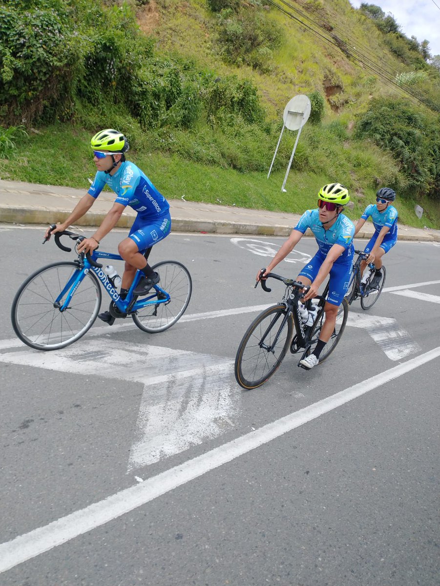 Team_SuperGIROS's tweet photo. Último entrenamiento del @Team_SuperGIROS @SuperGIROS_ @CiudadManizales @GoberCaldas https://t.co/9imgF7XOiZ, antes del debut mañana en la Clásica Carmen de Viboral. La primera etapa será una contra reloj por equipos de 10 Kmts. @Ligaciclismoant @SecDeporteMzl @secdeporcaldas https://t.co/PGtkoGqfyD