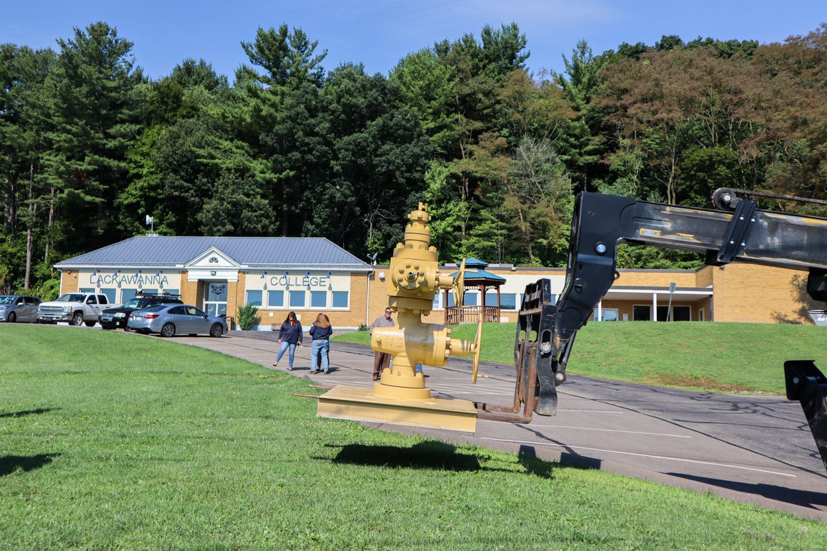 Thank you <a href="/Chesapeake/">Chesapeake Energy</a> for delivering a wellhead to contribute to our upcoming Petroleum &amp; Natural Gas courses at the Towanda Center beginning in January. Click here for more information➡️ bit.ly/3wDnP6K