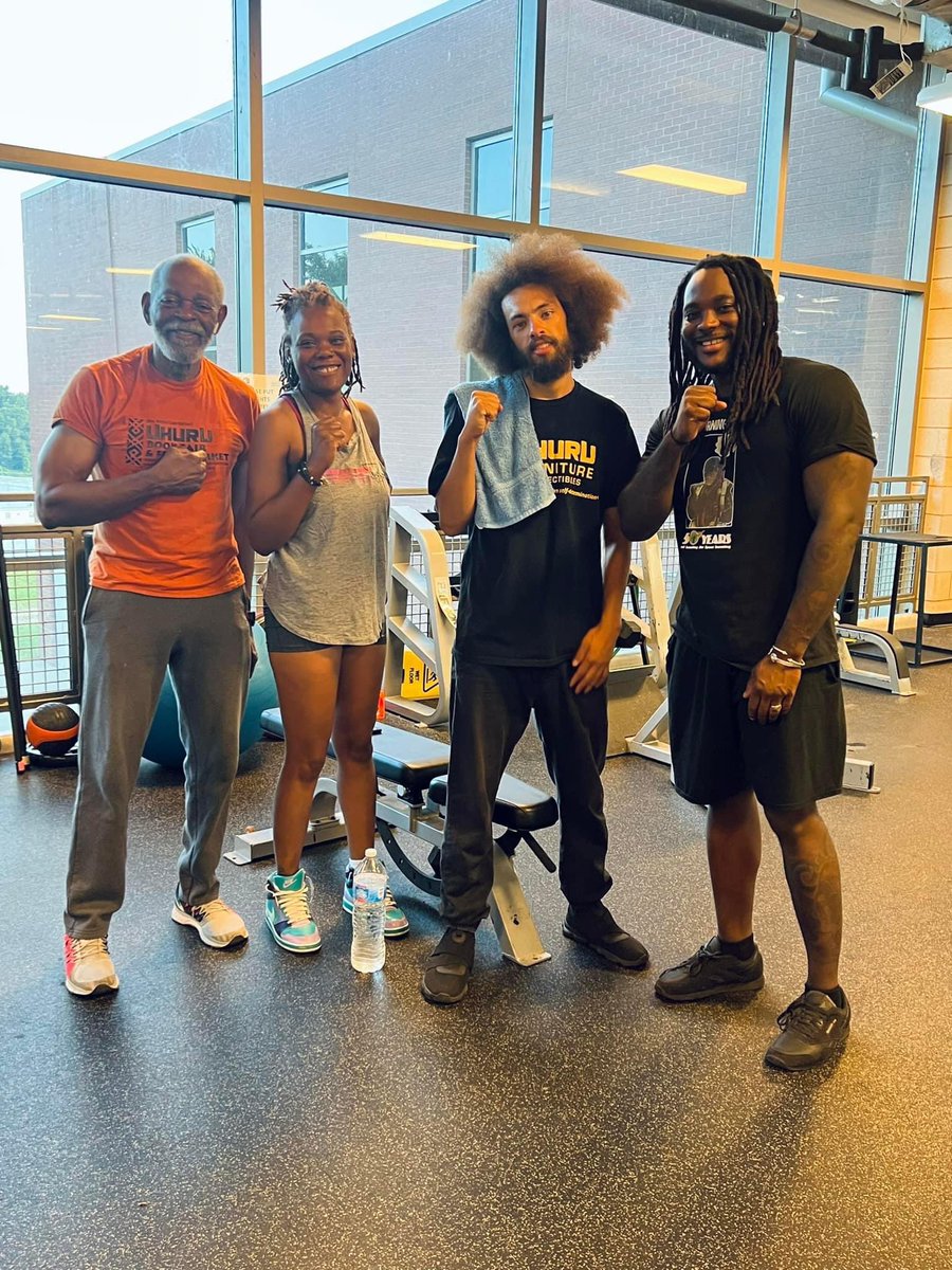 Fit for Revolution w/ leaders & members of the African People’s Socialist Party (@APSPusa).

We must keep our bodies & minds strong!

#ChairmanOmaliYeshitela #OmaliYeshitela #UhuruMOVEment #FitForRevolution #UhuruFitness #Health #Fitness #TheUhuruMOVEment #AfricanInternationalism