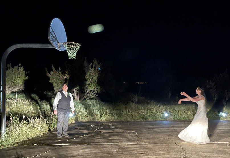 Did you ever see a beautiful bride shoot some hoops in her wedding dress at the reception? My sister is the GOAT. Here is a link to a short clip of: Bride in Wedding Dress Playing Basketball Game of Knockout. youtube.com/shorts/y5dhAWF… #WeddingDayHoops #BrideCanShoot