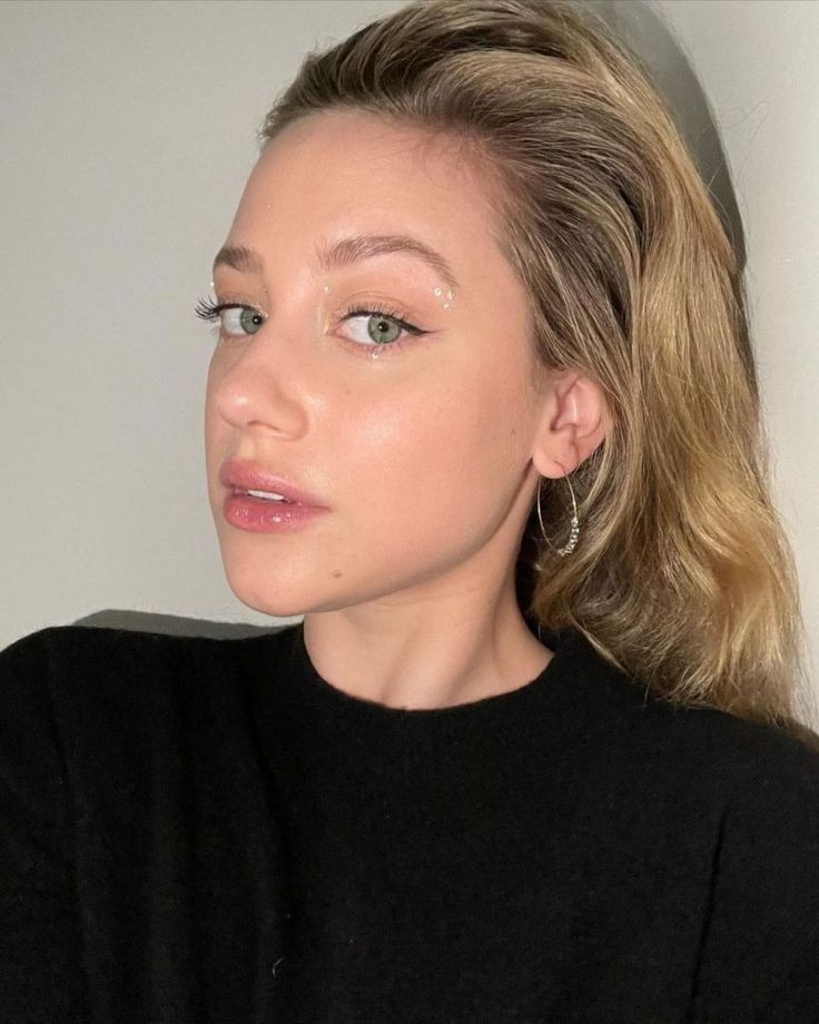 rhrtmrgn's tweet photo. day 16 #favoritemakeup #LookBothWays #lilireinhart @projectslili π!! https://t.co/n0gdTKiQuh