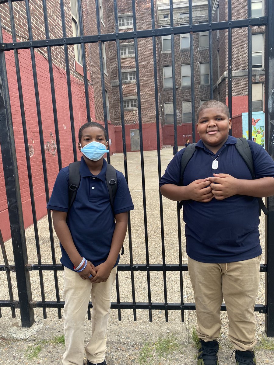 SharswoodSharks's tweet image. What a smooth and amazing first day!  We are so excited to have our Sharks back n the building!  Thank you to @GoldenbergGroup  for helping us kick off the 22-23 school year!  #movingforward #sharswoodsharks