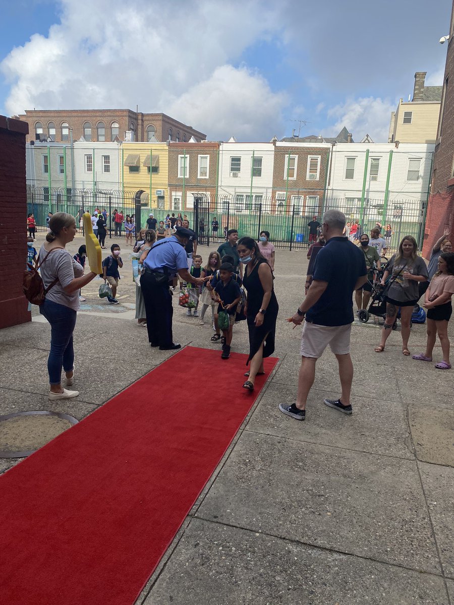 SharswoodSharks's tweet image. What a smooth and amazing first day!  We are so excited to have our Sharks back n the building!  Thank you to @GoldenbergGroup  for helping us kick off the 22-23 school year!  #movingforward #sharswoodsharks