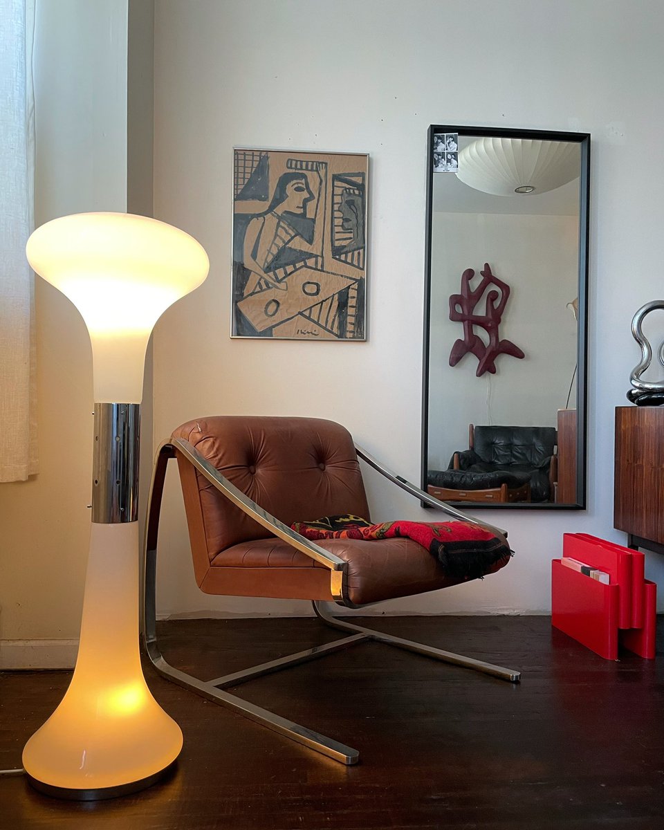 seanieviola's tweet photo. Picked up a personal grailed. 1960’s space age floor lamp designed by Italian glass artist Carl Nason. https://t.co/Xbkp5QQSbq
