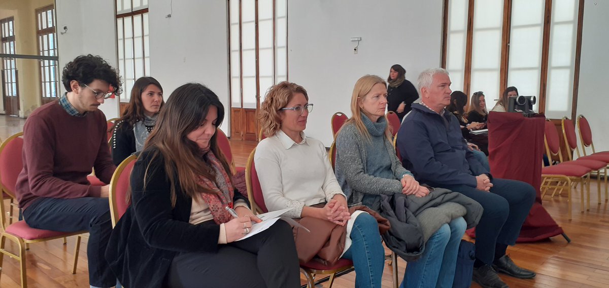 EstrellaScolari's tweet photo. 📍🏡 Construiremos 448 viviendas en #BarrioAntartida de Rosario 

Hoy realizamos la licitación para construir nuevas viviendas a través del programa Casa Propia Construir Futuro. 

#EnTodasConVos https://t.co/VnpgrfXu0A