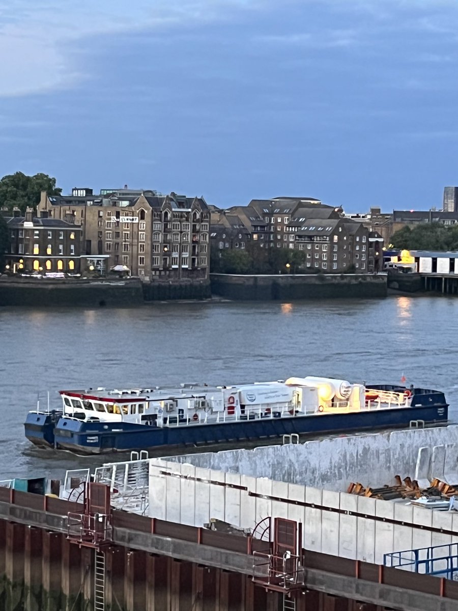 Stephen_Byfield's tweet photo. Never like seeing this boat.  It’s been moored east of Tower Bridge all day and is used by ⁦@thameswater⁩ to oxygenate the water.   A sure sign they’re worried about the amount of effluent released in recent days. ⁦@Feargal_Sharkey⁩ https://t.co/sF4Lhfxxo5