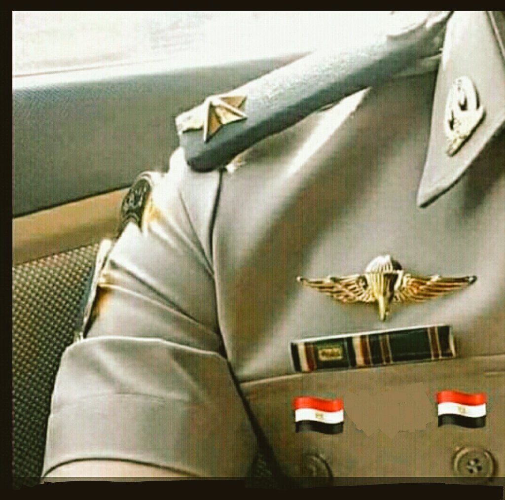 nourmoh59996001's tweet photo. ساويرس دفع 200 مليون دولار كمساهمه منه لبناء جزء من سد النهضه الاثيوبى مقابل 👈التنقيب عن الذهب فى صحراء اثيوبيا وانشاء شركات تحت اسماء مستعاره 🤫
ياترى ساويرس يعرف المصوراتى الى صوره يبقى مين  🫡
" اقترب للناس حسابهم " https://t.co/dMfCUTN7rX