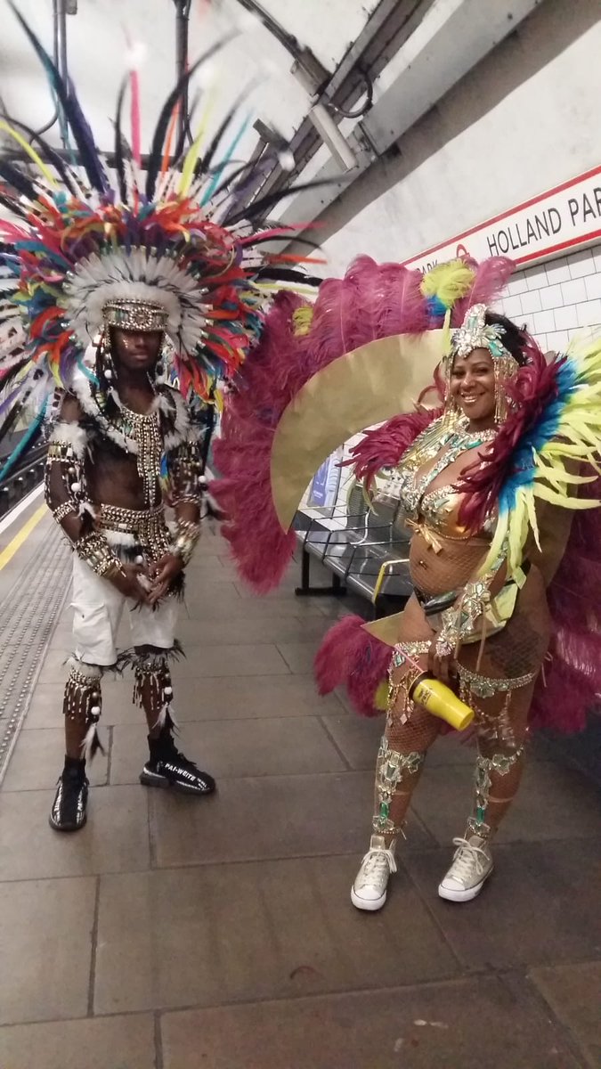 Glad I managed to enjoy a bit of carnival before the footy today. Still got the feathers everywhere now. Tickly but fun.