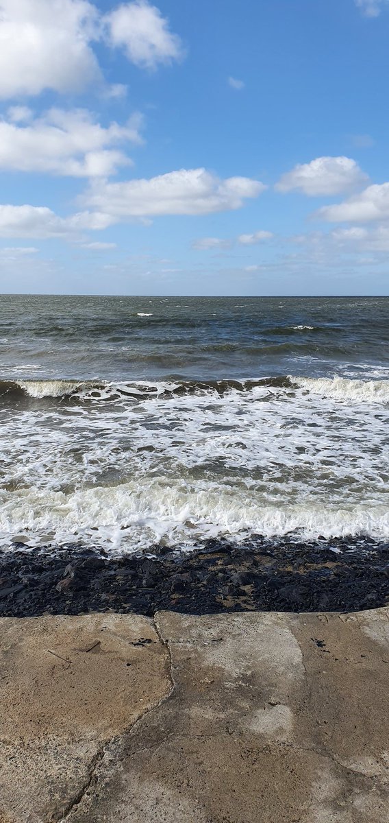 Aspero861's tweet photo. @dersteelman @Harald_van_Horn Jo ist echt so. War dieses Jahr vielleicht 10 mal am Wasser obwohl ich nur 10 Minuten vom Strand weg wohne. https://t.co/XxKBtqTqir