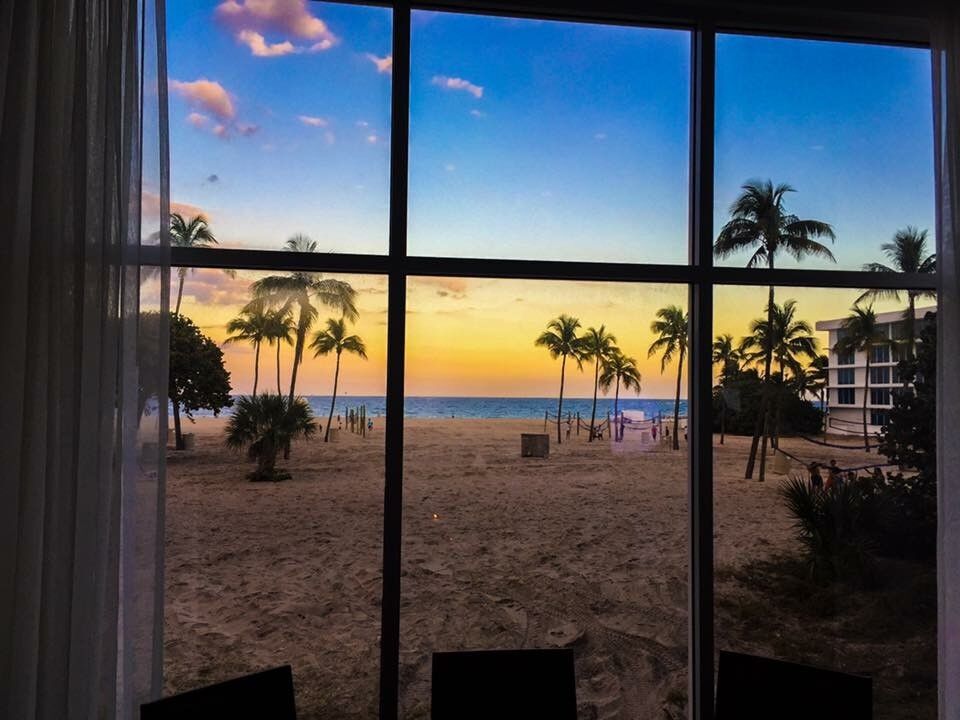 Escape the Bored-Room! Book &amp; earn exclusive perks for you and your client for meetings held from now - 12/22,/22 - start planning today!
#meetingmonday #sunset #meeting #meetingplanner #eventplanner #corporateevents #cvent #conferencedirect #fortlauderdalebeach #fortlauderdale