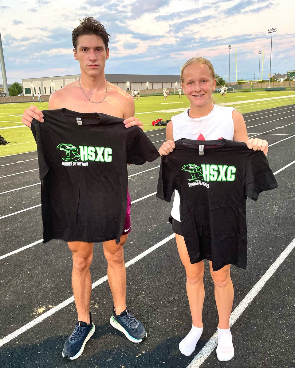 FlyinHawkCC's tweet photo. Last weekends Runners of the Week got their t-shirts this morning ๐๐ป๐๐ป๐๐ป #gohawks #bhshawknation #congratulationsagain @Birdville_High @BirdvilleISD @athleticsbisd https://t.co/GmpTQ597Lg