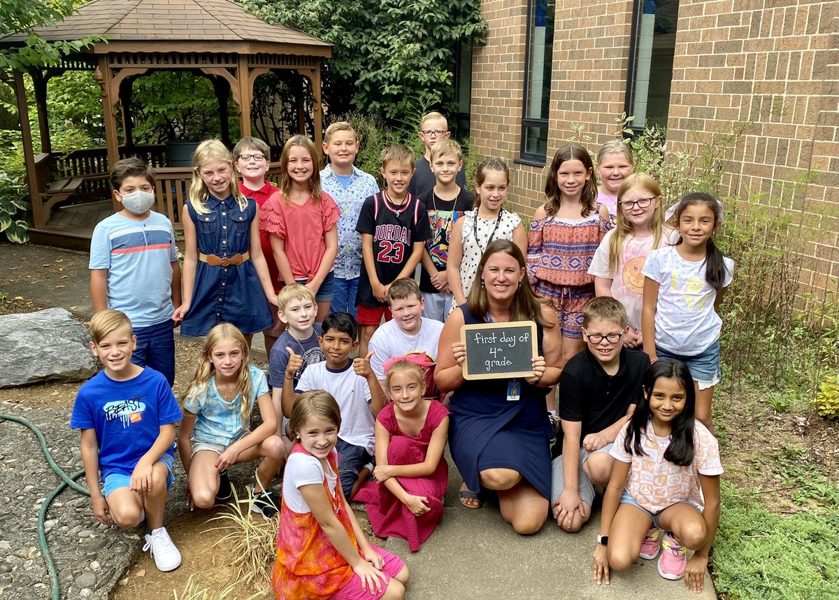 MrsMStack's tweet photo. It was a great first day of 4th grade! #goodbetterButz https://t.co/A3klEhJW0d
