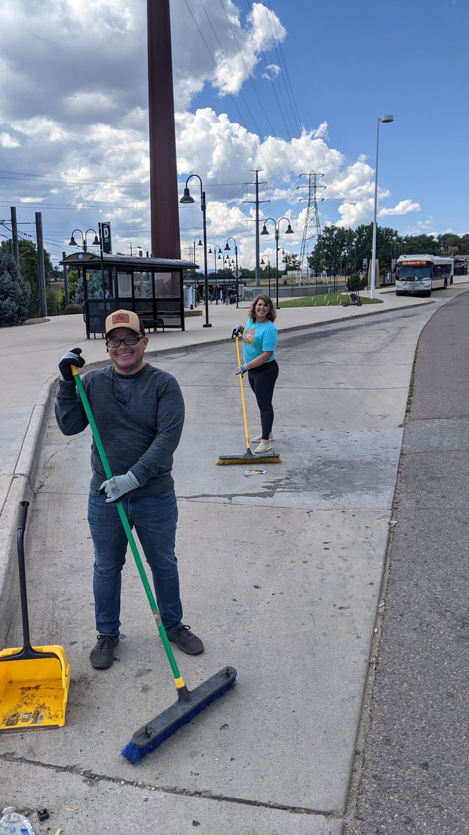 EanThomasTafoya's tweet photo. A great days work to celebrate #zerofareforbetterair by cleaning up @RideRTD Federal and Decatur Station with @GreenLatinos and @HeadwatersP. Protect the water! https://t.co/wFc1DGSP8v