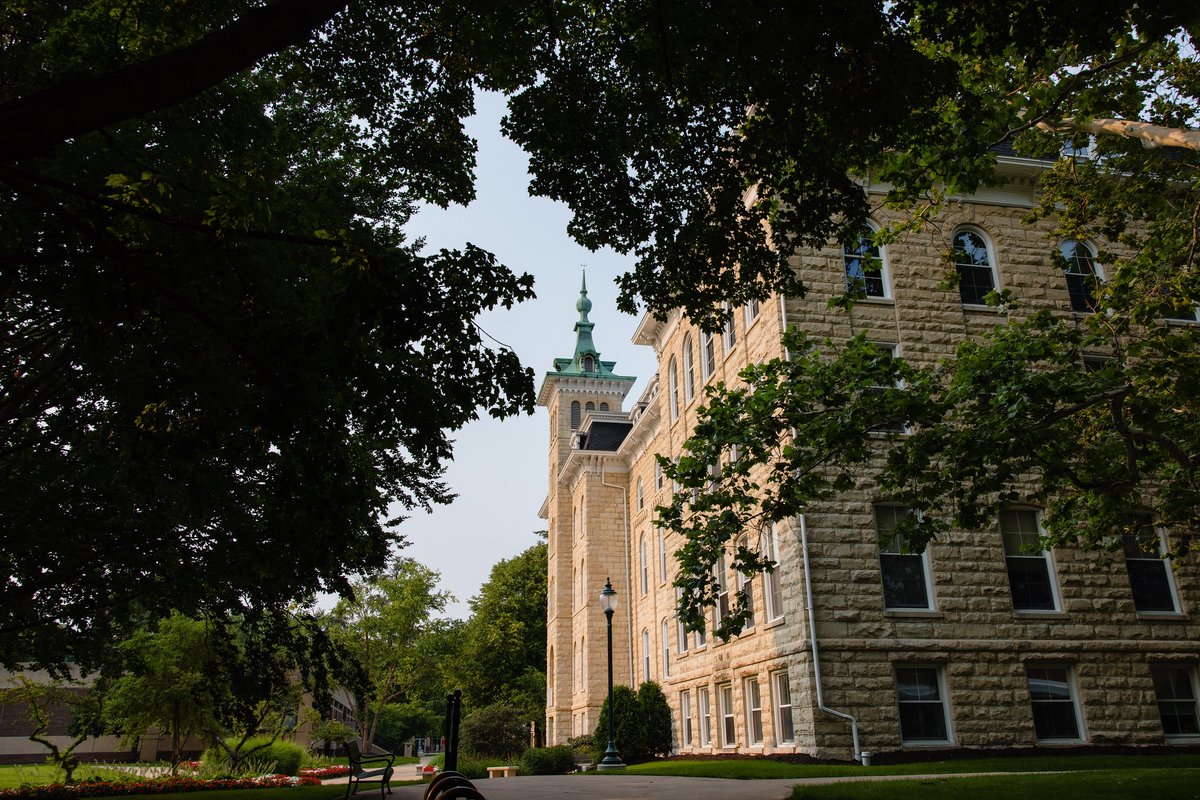 northcentralcol's tweet image. North Central &amp;amp; @CollegeDuPage have launched several new 2+2 programs designed to help students pursue #advanceddegrees in various academic disciplines, providing COD students the opportunity to seamlessly #transfer to North Central at the junior level: bit.ly/3T8iiiu.