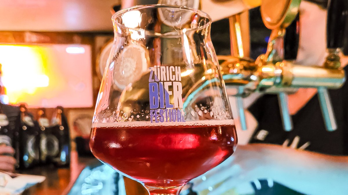 BeerZurich's tweet photo. What a great hoppy and sour summery tour last Thursday 🤩🍻 Join us again on 15.09, book below to explore the world of beer 👇 

https://t.co/Op3DoDEYZt

Among the awesome brews we had were some from MONYO Brewing Co., Zürich BIERlab, @WFbrewery and O/O Brewing 😋 https://t.co/AJlTDV21O3