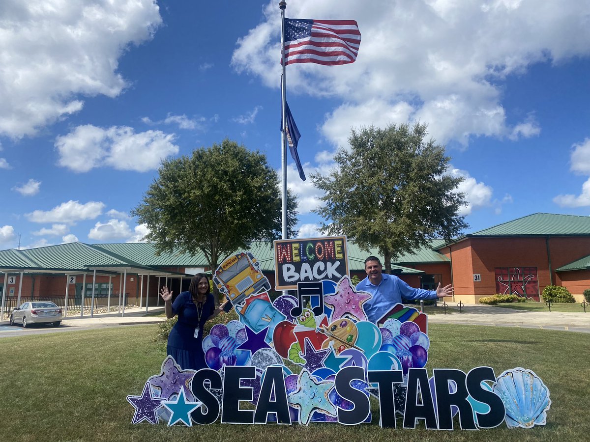 WJCCLeadsSS's tweet photo. The Sea Stars are ready for the year! @WJCCSchools #wearewjcc #WJCCFirstDay https://t.co/A4hn9NrW0R