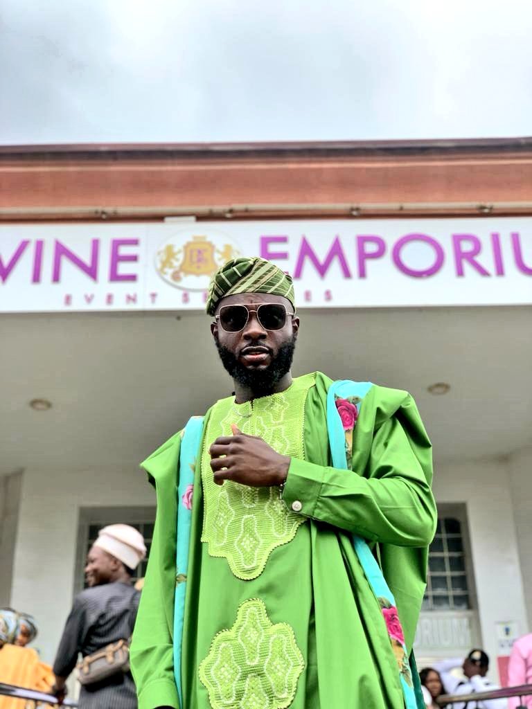 Ogbeni_Peter's tweet photo. Turned up for my friend's wedding like this🥳🥳 https://t.co/DVcR96JWb8