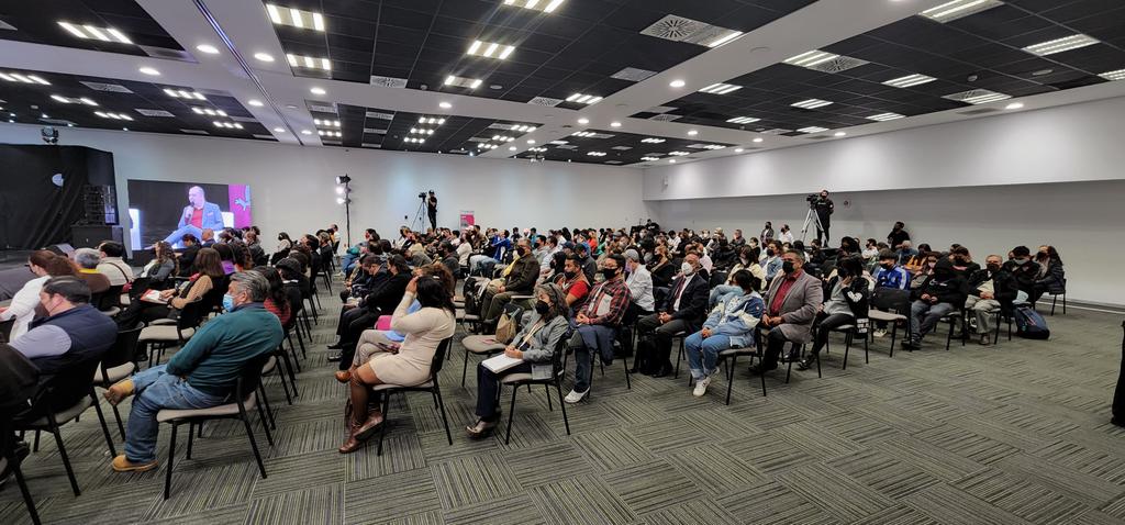SubdireccionC's tweet photo. Personal de la Subdirección de Formación Continua y de los 26 Centros de Maestros, asisten al Conversatorio "Programa de la gestión Cultural en México"
#Filem2022 #FilemMx
@CulturaEdomex
@SeducEdoMex https://t.co/Hx8ekSWGzx