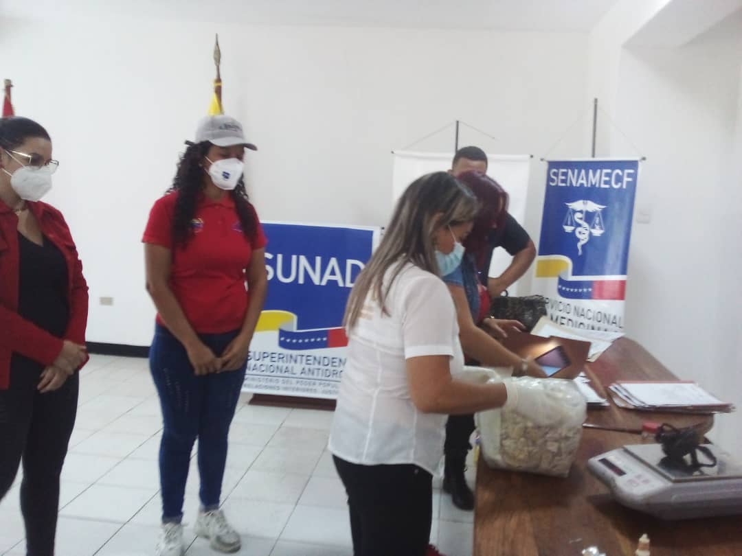 snantidrogas_ve's tweet photo. 👉La Sunad incineró 7 kilos con 992 gramos y 2 miligramos de drogas en la sede del CZGNB No. 40 en San Felipe, estado Yaracuy. https://t.co/ginzY4BRnD