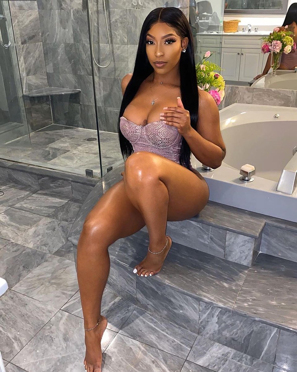 Fancylesbian_'s tweet photo. 🤤😍
#whitenails #whitepedi #whitetoesgang #whitetoesonly #goldchains #prettyfeetmafia #prettyfeetelite #prettyfeetmodel #footmodelling #softfeets #picoftheweek #smoothsoles #prettyfeetgang #prettyfeetofig #frenchpedicure #frenchpedi #feetheat https://t.co/Afp2EzZZMW