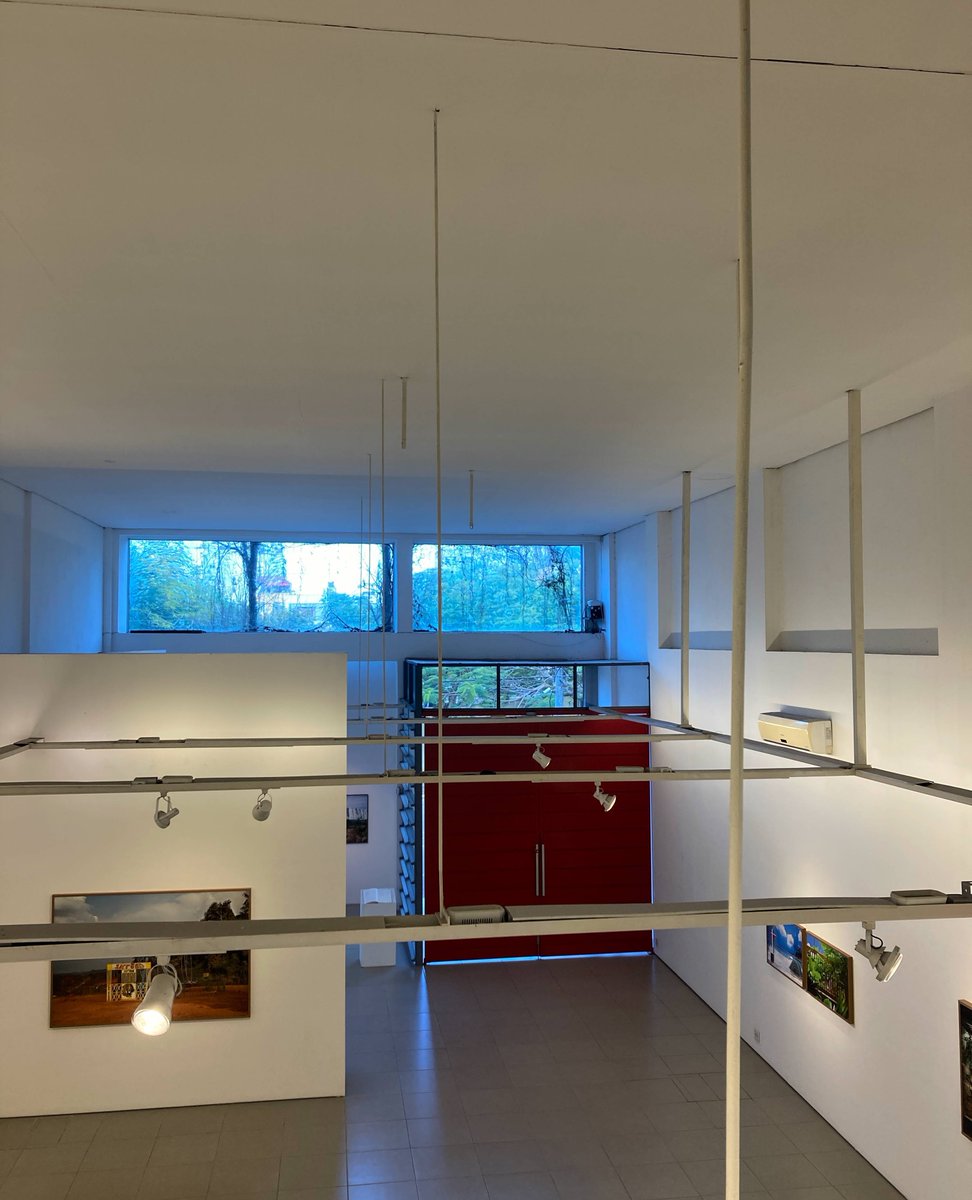 noitedosmuseus's tweet photo. 🔔A Galeria Bolsa de Arte está exibindo a exposição "Panorama Zero", da artista Romy Pocztaruk, que nos convida a pensar sobre a relação que nós, enquanto sociedade, estabelecemos com o tempo e o ambiente. Confira mais sobre essa exposição no Instagram do Noite! https://t.co/v4GCIoFvOn