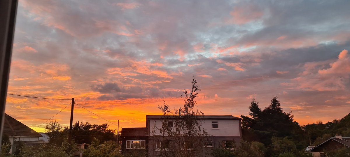 Soulcatstrut's tweet photo. #Oban skies #SunsetCapital 😍 https://t.co/HRnL6fzldi