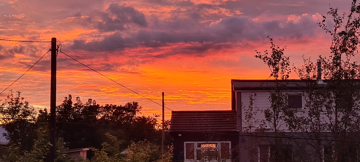 Soulcatstrut's tweet photo. #Oban skies #SunsetCapital 😍 https://t.co/HRnL6fzldi