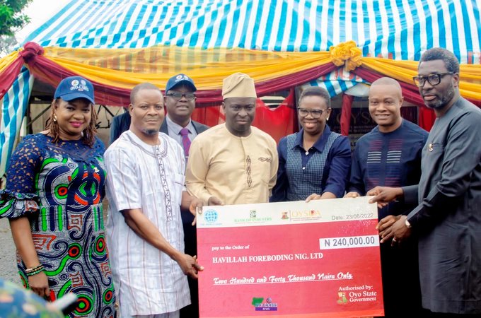 NGCARESFG's tweet photo. Oyo State government has started the disbursement of grants and loans to small scale businesses under NG Cares/Oyo Cares. https://t.co/VnwBwJDLgJ