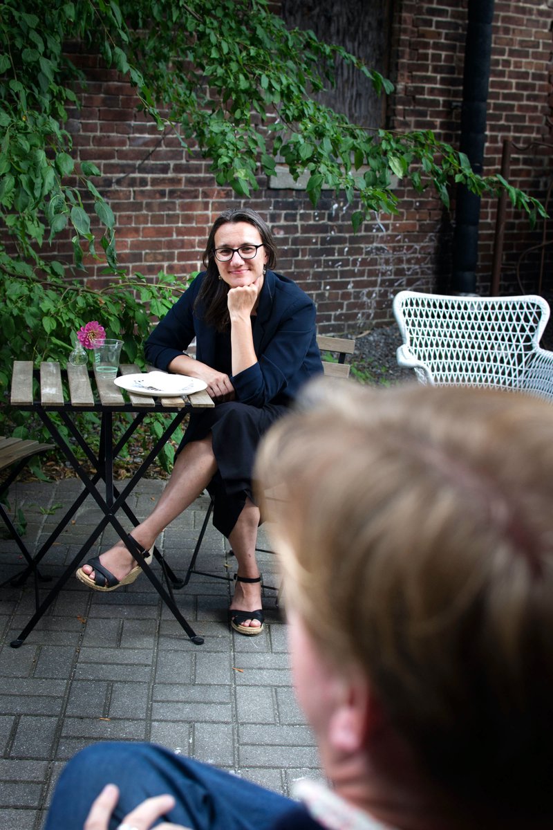 incrediblekulk's tweet photo. #vtpoli Speaker @SKrowinski came to Main Street #BennVt to meet young bloods at W. Collective, the hip new boutique. I asked foster champion Valarie Coulter (https://t.co/3KLaHbx1L6) to take photos; she owns the lens. More to come at https://t.co/Xw7slTkyFR https://t.co/0t41KeJPNX