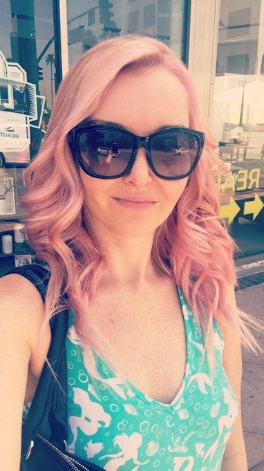 1 pic. I’m going to have pink hair the last two weeks in September! I’m so excited and I just can’t hide