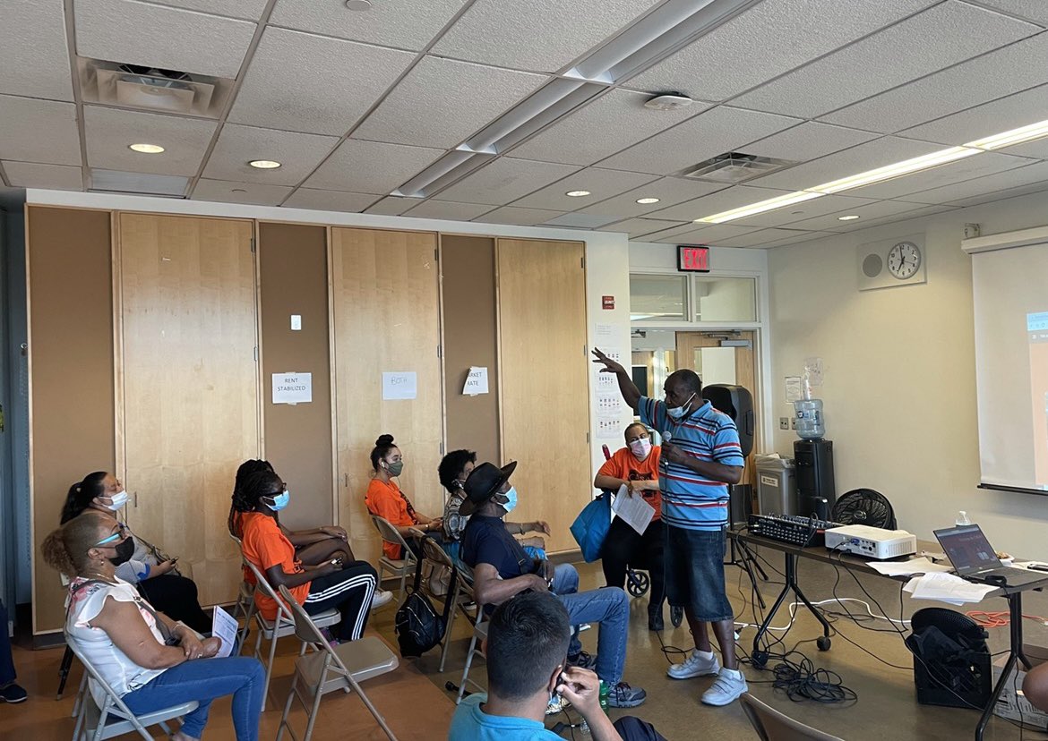 CASAbronx's tweet photo. Shoutout to our amazing, thoughtful, and resilient young activists who worked tirelessly this summer to advocate for tenant & housing rights. We are eternally grateful for your incredible work and energy! Thank you!
@HostosCollege #BSCI #CASApower #KnowYourRights https://t.co/YWS9MHei0C