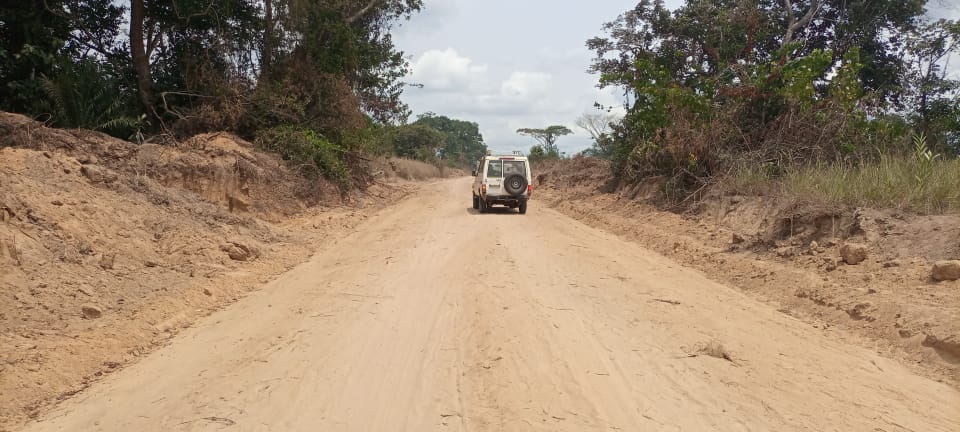 Regard sur l'évolution des travaux de réhabilitation de la
Route #Kindu-Kinbombo financés par le très spécial <a href="/SalomonKalonda/">Salomon SK Della</a>. 
On ns signale que les bourbiers qui empêchaient le passage depuis la colonisation ont été cassés, "comme sur le PK 37".

Vision et volonté ont suffit!