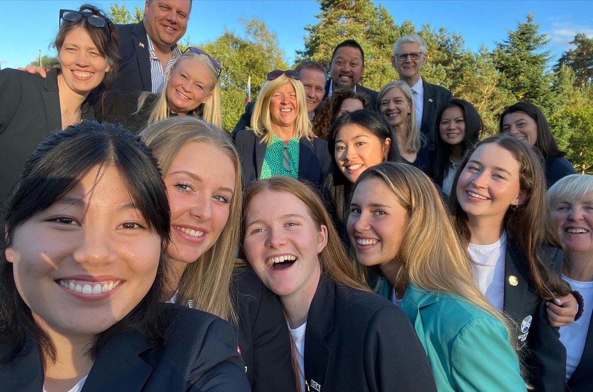 Grace Crawford Golf tweet media