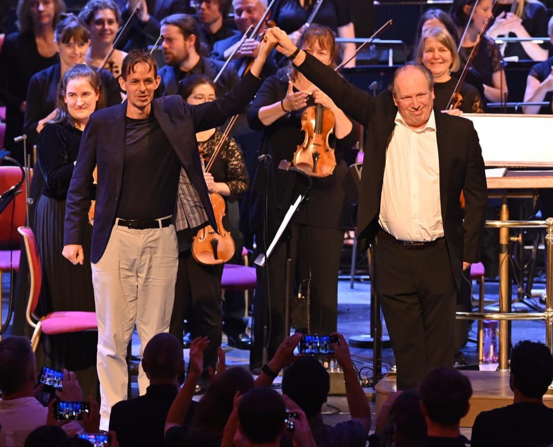 Really enjoyable watching the Earth Prom @bbcproms on BBC Two this evening. It'll be on @BBCiPlayer for catch up. Such a thrill to work with everyone on it, including special guest Hans Zimmer.