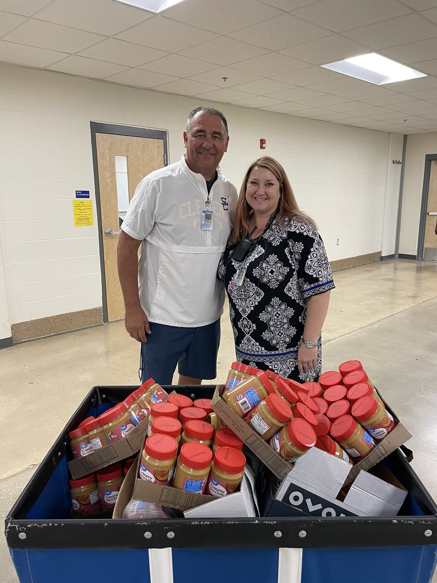 Coach Johnston is picking up the last donations for the Peanut Butter challenge! <a href="/scbuffalostrong/">Clemens Athletics</a> <a href="/SCUCISD/">SchertzCiboloUC ISD</a>
