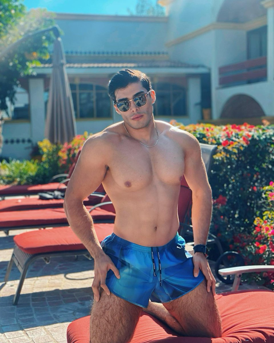 PacoDelatorree's tweet photo. Tu y yo en la playa 😍 https://t.co/oblaPB41vi