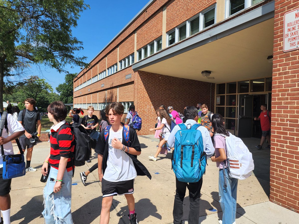 micahwigs's tweet image. We had an awesome first day of school at Parkville Middle School today. The students were excited, the teachers were motivated, and the admin team was seamless! I am  pleased!@ParkvilleMS #FDOS