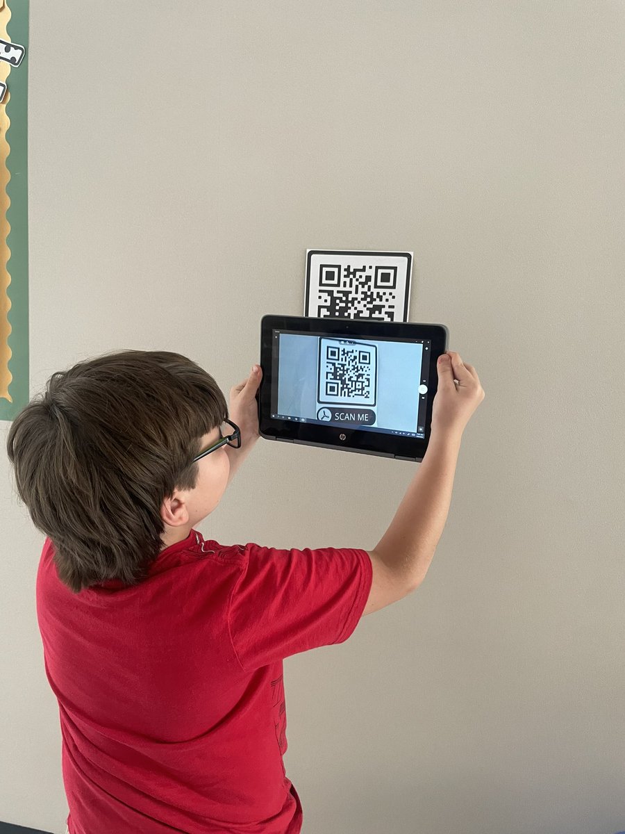 Mrs_Cooper_SME's tweet photo. Today we are exploring myths using technology! 🤩 #LLE #5thgrade https://t.co/gtNWrhW3xf