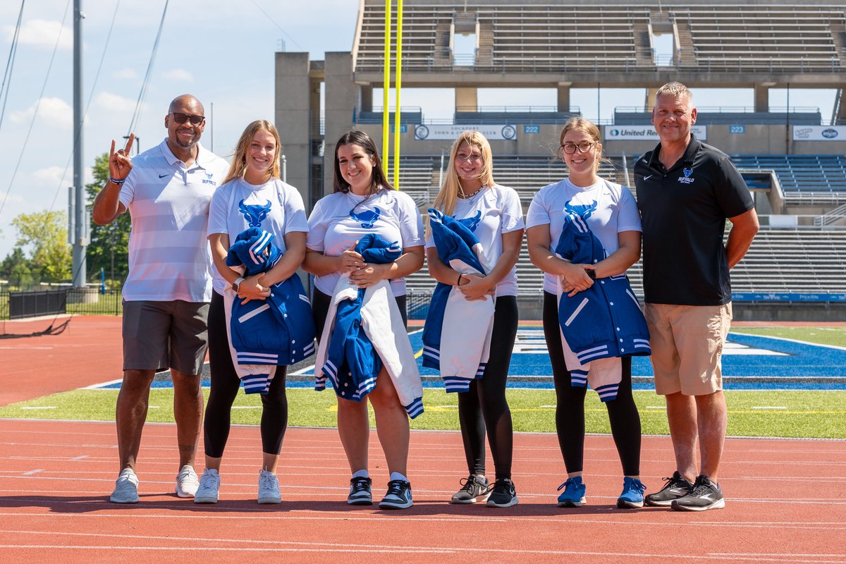 UBuffaloSB's tweet photo. Yesterday we welcomed back all UB Student Athletics and a few of our players received their letterman jackets! 

Can’t wait to get this year rollin! https://t.co/rtIF3cA67k