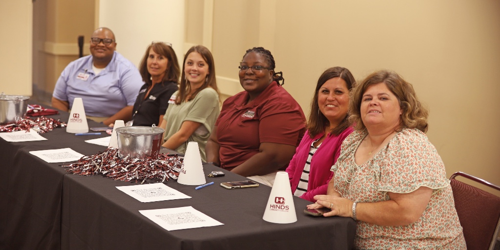 HindsCC's tweet photo. A photo recap of Hinds Community College Student Convocation. 📚🏫🎊📝🎉#hindscc #hindscommunitycollege #2022hindscc #studentconvocation #highereducation #hindsccdiversity #hindsccstudentconvocation #community https://t.co/c0TNjM1hWJ