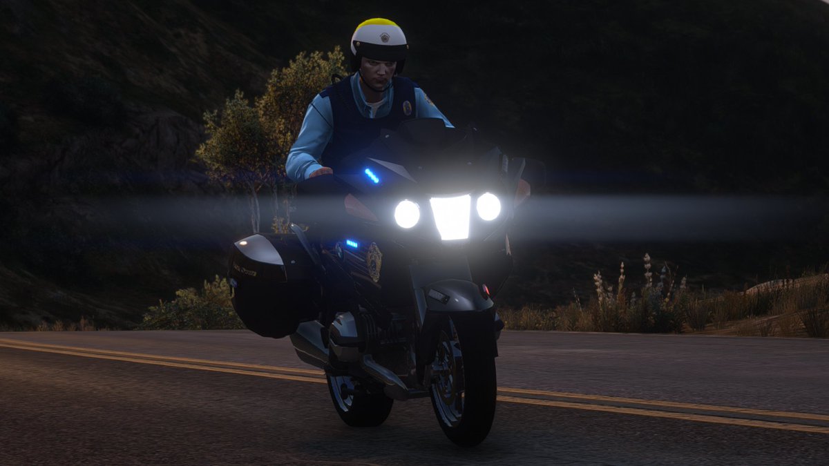 alaskagamingus's tweet photo. Here at AlaskaPD, our Motor Units are always ready to go on high speed pursuits and control traffic on the highways of Alaska. You wanna become a Motor Unit? You can join below

https://t.co/ge0C8OShkv

Photo Credits: [G. O'Conner] 

#FiveM #MU #roleplay #AlaskaPD #Alaska https://t.co/HA44ZuQCT0