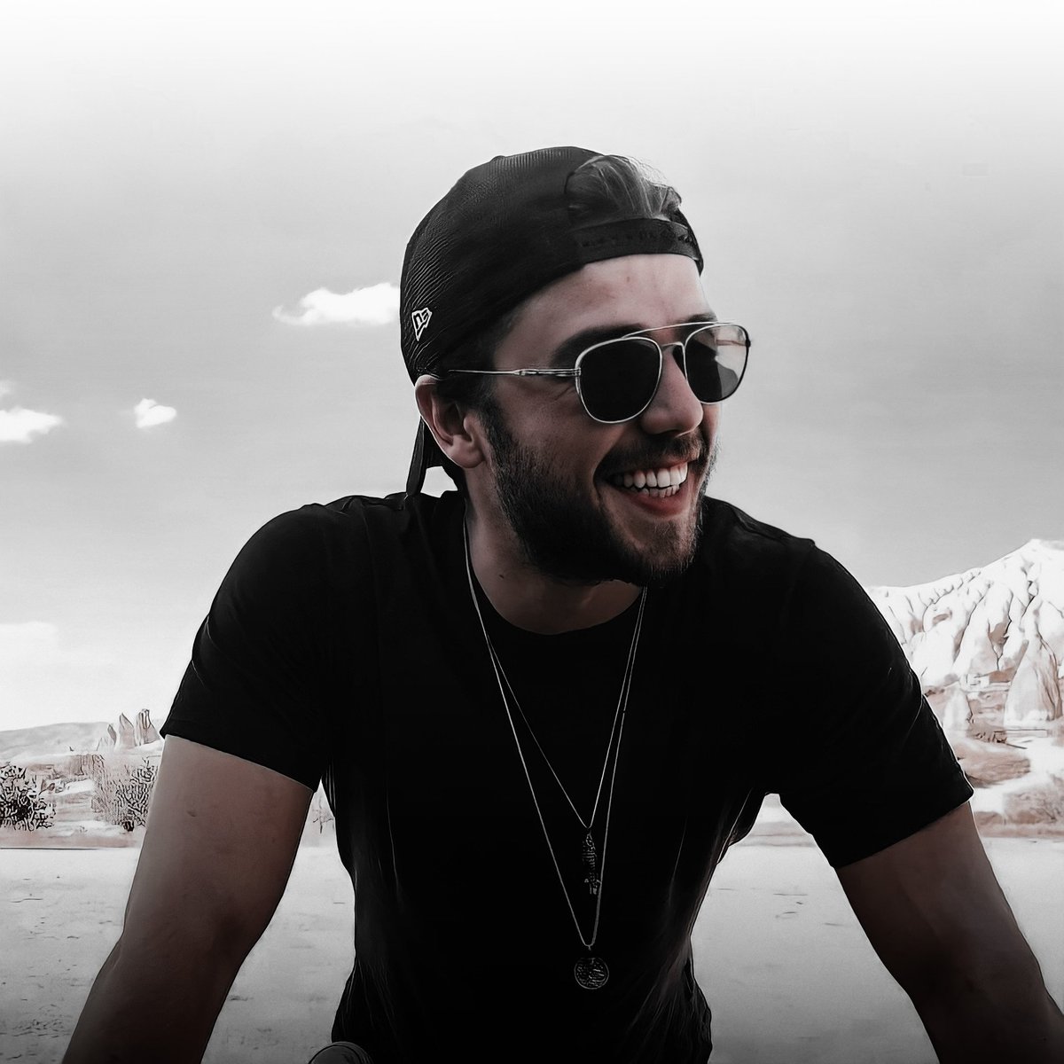 mesosh_'s tweet photo. . 🖤🤍
#TolgaSarıtaş #DenizBaysal https://t.co/TAa5W6XiMS