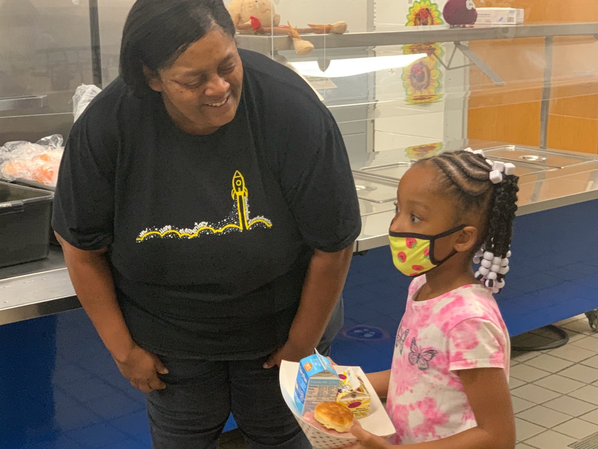 OrangeCoSchools's tweet photo. Oh, what a beautiful day today! Traditional schools in OCS opened their doors and welcomed students to the opening day of the 2022-2023 school year! For some, it was their first day EVER! #FirstDayOCS https://t.co/PQwiD1kJI4
